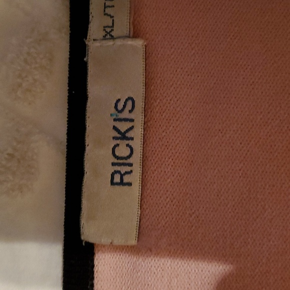 RICKI'Sretro knit top, sizexl, blush pink with black trim - Picture 2 of 4